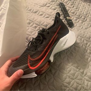 Mens Air zoom tempo next% Nike 9.5